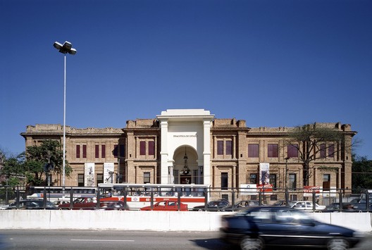 Imagem externa da Pinacoteca São Paulo